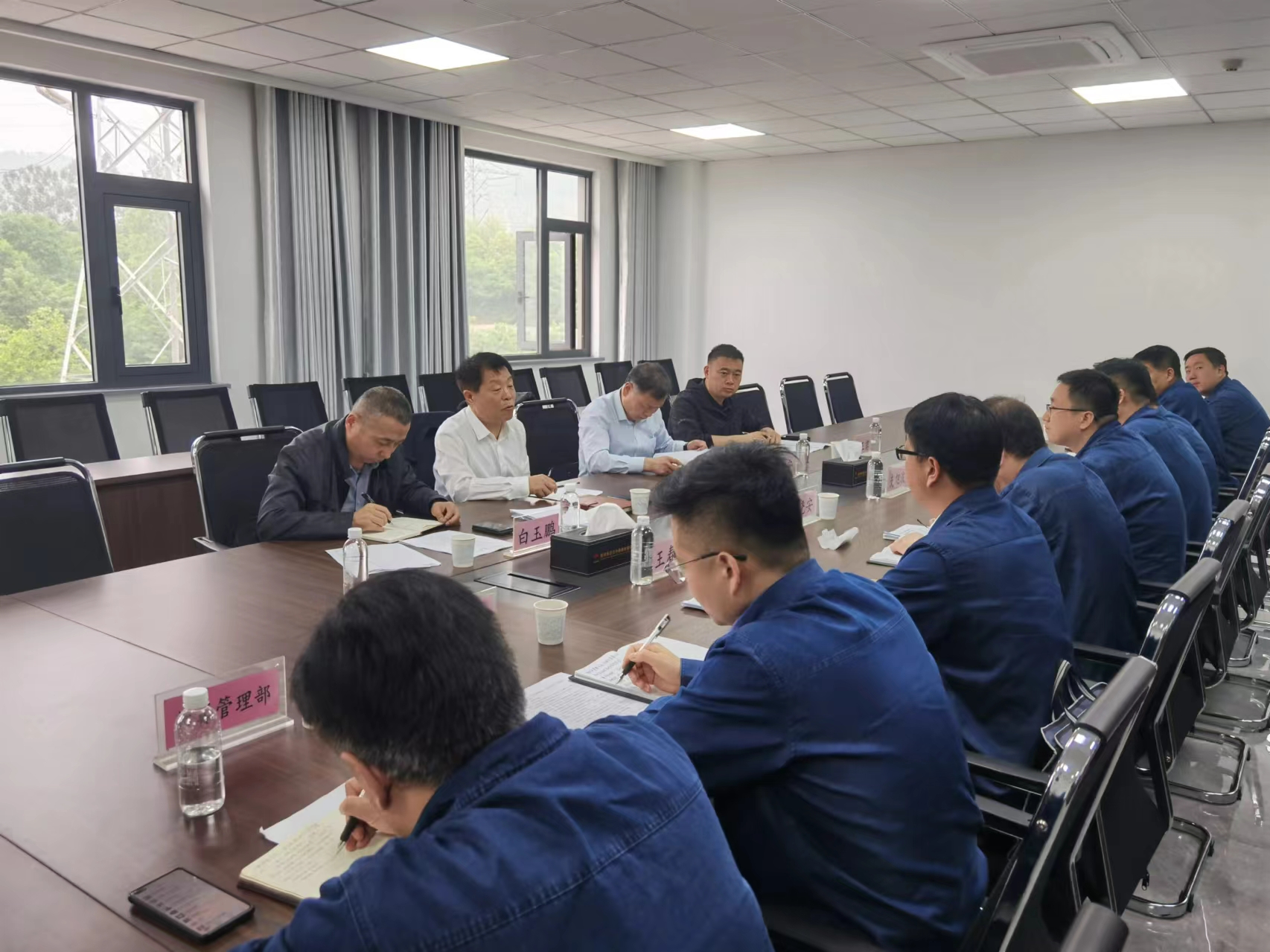 許曉增到漢鋼公司組織召開(kāi)高附加值產(chǎn)品研發(fā)推廣專(zhuān)題會(huì)